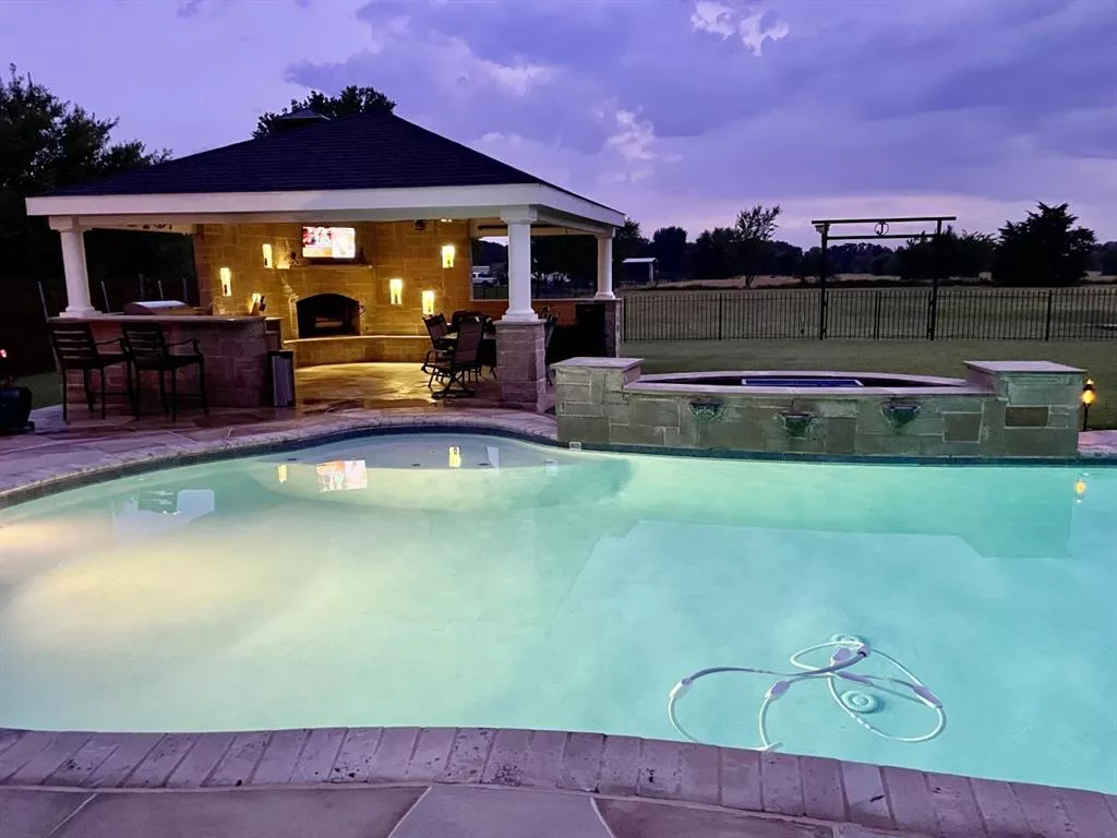 1010 Oak Hollow Lane, Combine, Texas 75159