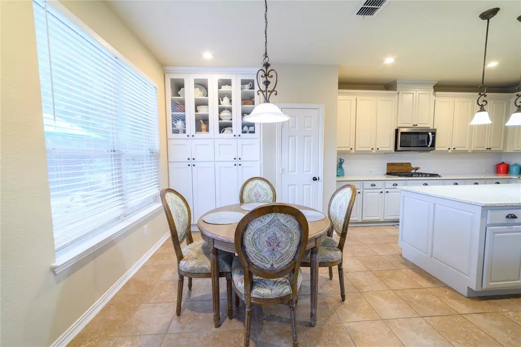 10106 Fairway Vista Drive, Rowlett, Texas 75089