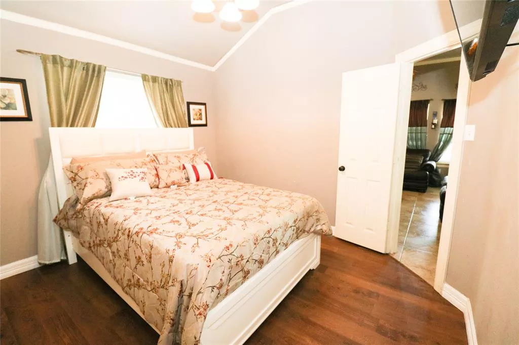 1208 Taylor Creek Drive, Mesquite, Texas 75181