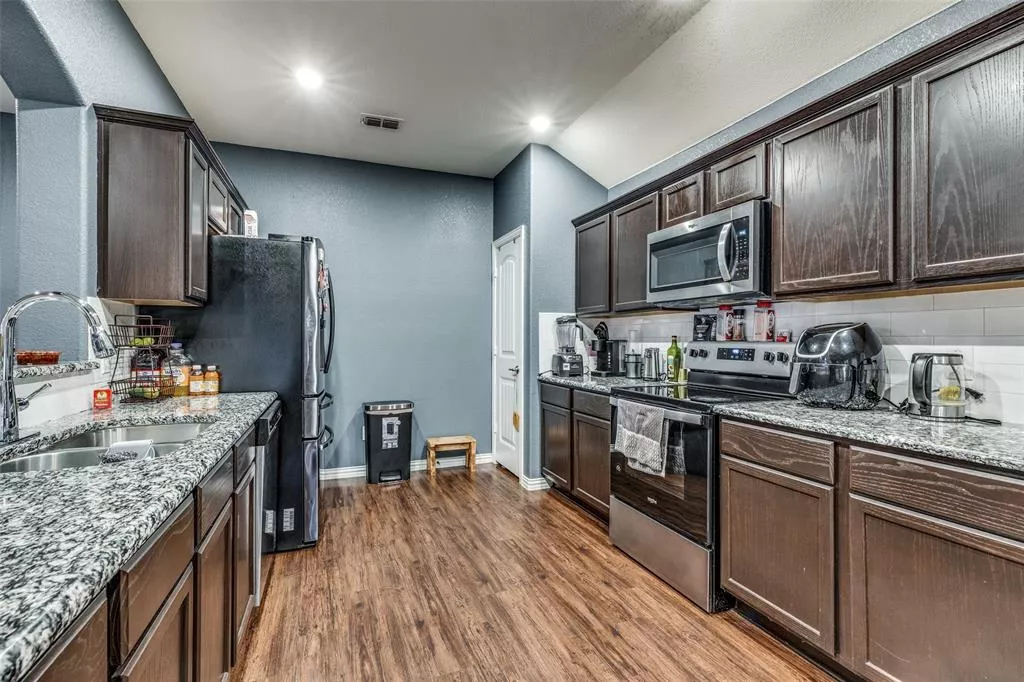 1240 E Fogg Street, Fort Worth, Texas 76115