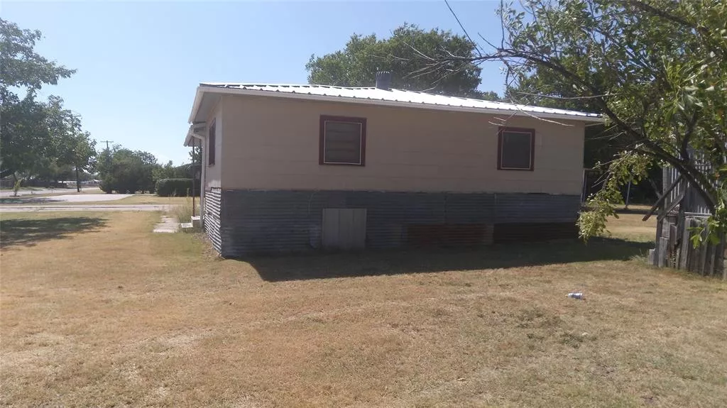 1409 Elizabeth Street, Stamford, Texas 79553