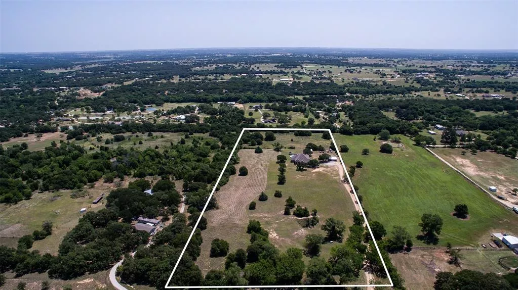 1762 County Road 4698 Boyd, Texas 76023