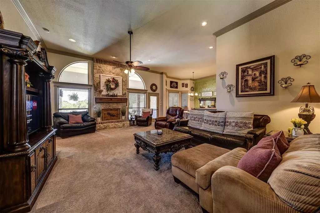 1762 County Road 4698 Boyd, Texas 76023