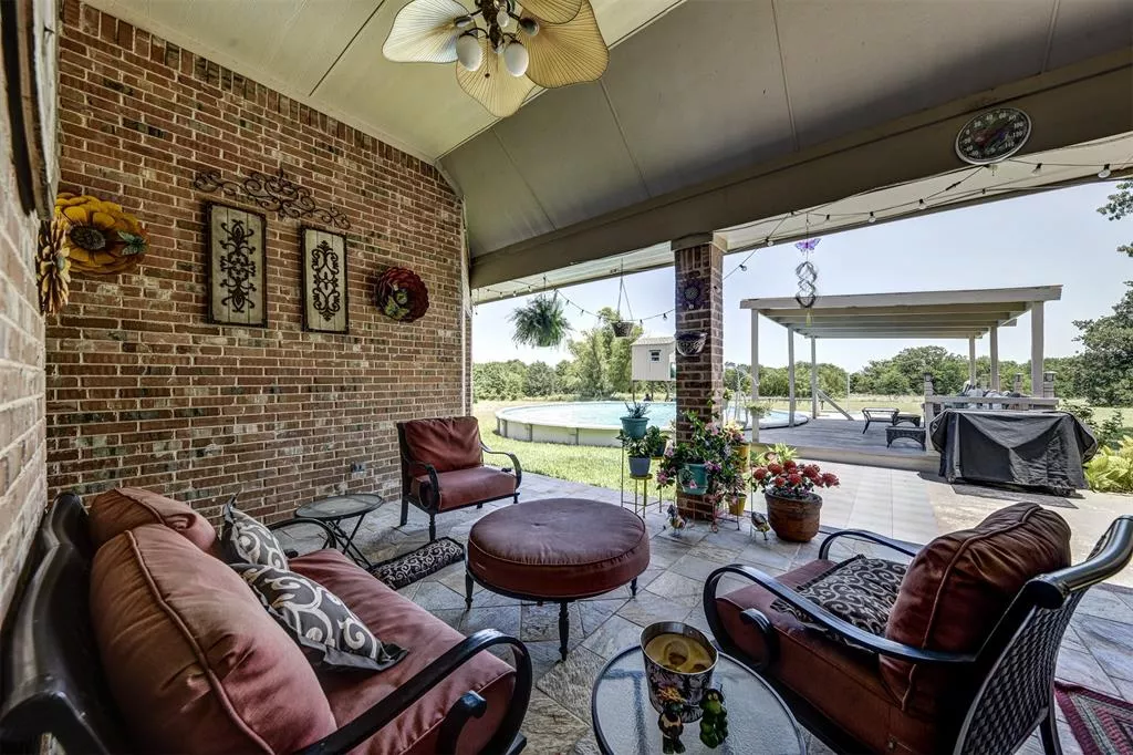 1762 County Road 4698 Boyd, Texas 76023