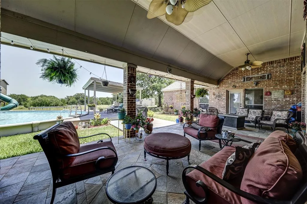 1762 County Road 4698 Boyd, Texas 76023