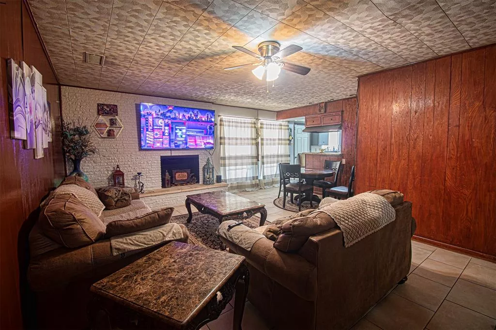 1918 W Northgate Drive, Irving, Texas 75062