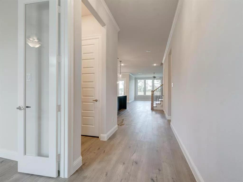 2541 Stadium View Drive, Fort Worth, Texas 76118