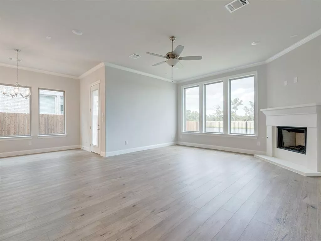 2541 Stadium View Drive, Fort Worth, Texas 76118