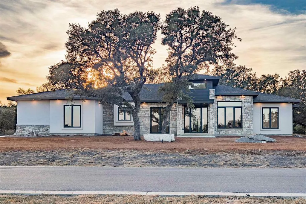 308 Oakpark Drive, Spicewood, Texas 78669