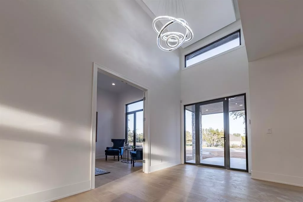 308 Oakpark Drive, Spicewood, Texas 78669