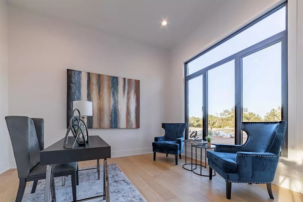 308 Oakpark Drive, Spicewood, Texas 78669