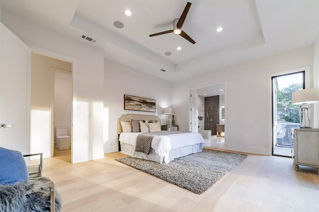 308 Oakpark Drive, Spicewood, Texas 78669