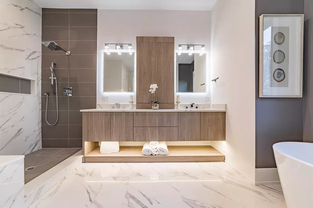 308 Oakpark Drive, Spicewood, Texas 78669