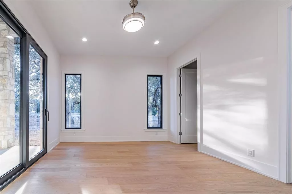 308 Oakpark Drive, Spicewood, Texas 78669