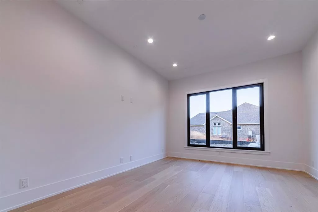 308 Oakpark Drive, Spicewood, Texas 78669