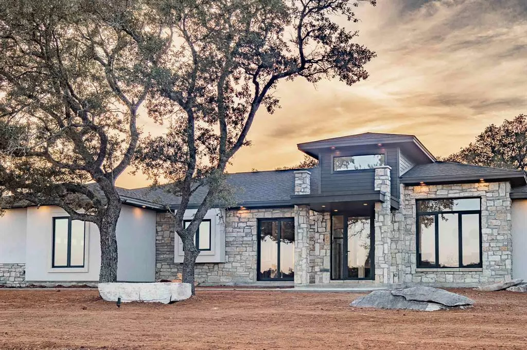 308 Oakpark Drive, Spicewood, Texas 78669