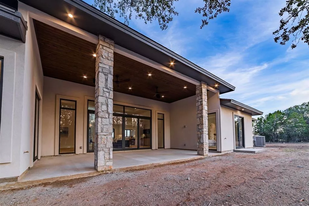 308 Oakpark Drive, Spicewood, Texas 78669