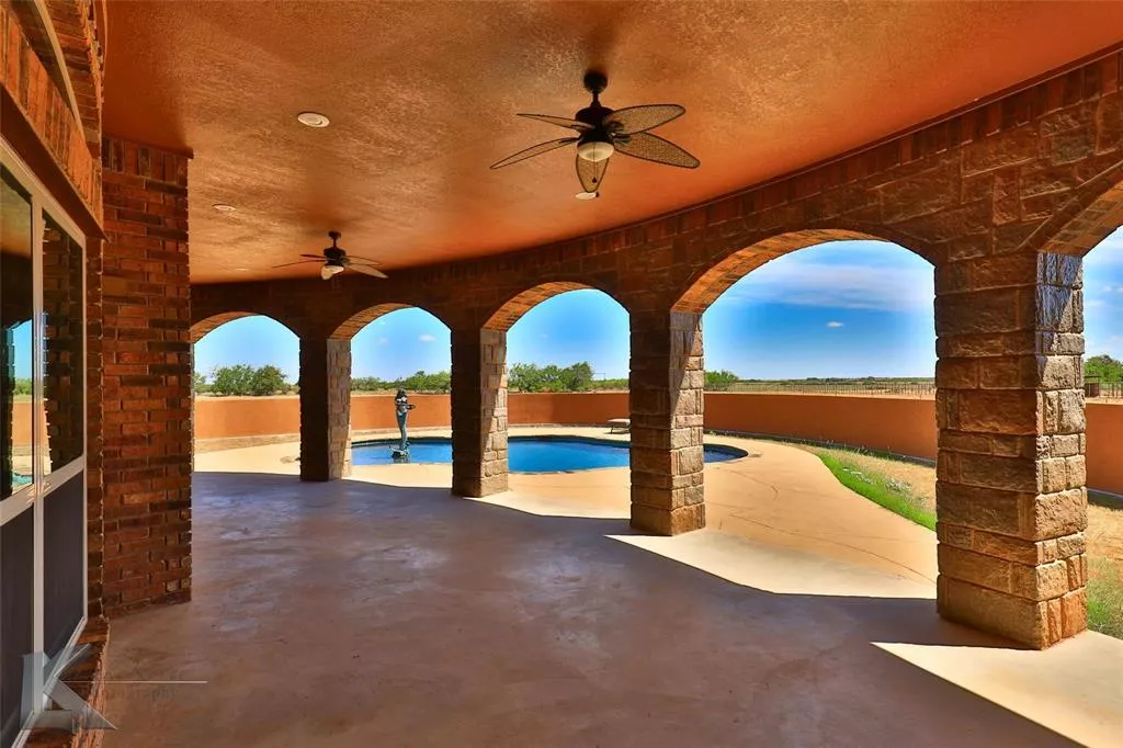 358 County Road 337 Tuscola, Texas 79562