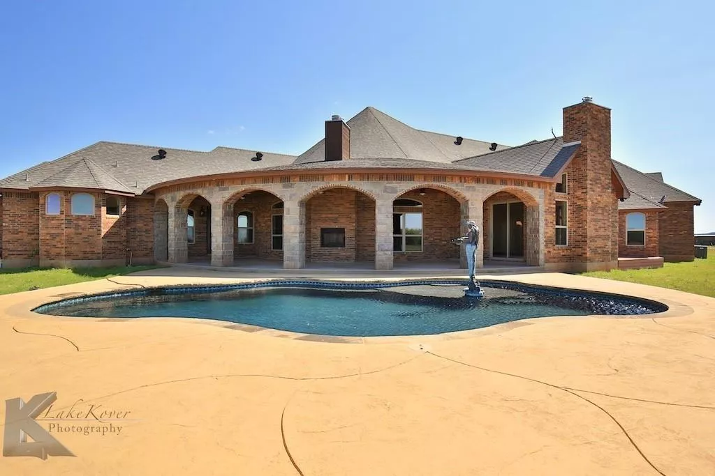 358 County Road 337 Tuscola, Texas 79562