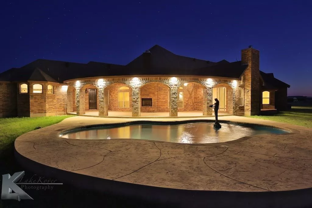 358 County Road 337 Tuscola, Texas 79562