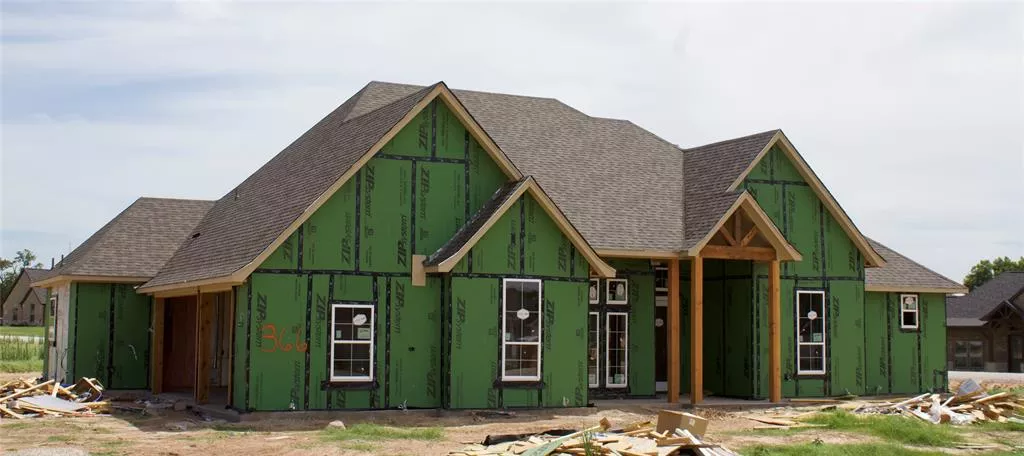 366 Wayward Spur, Springtown, Texas 76088