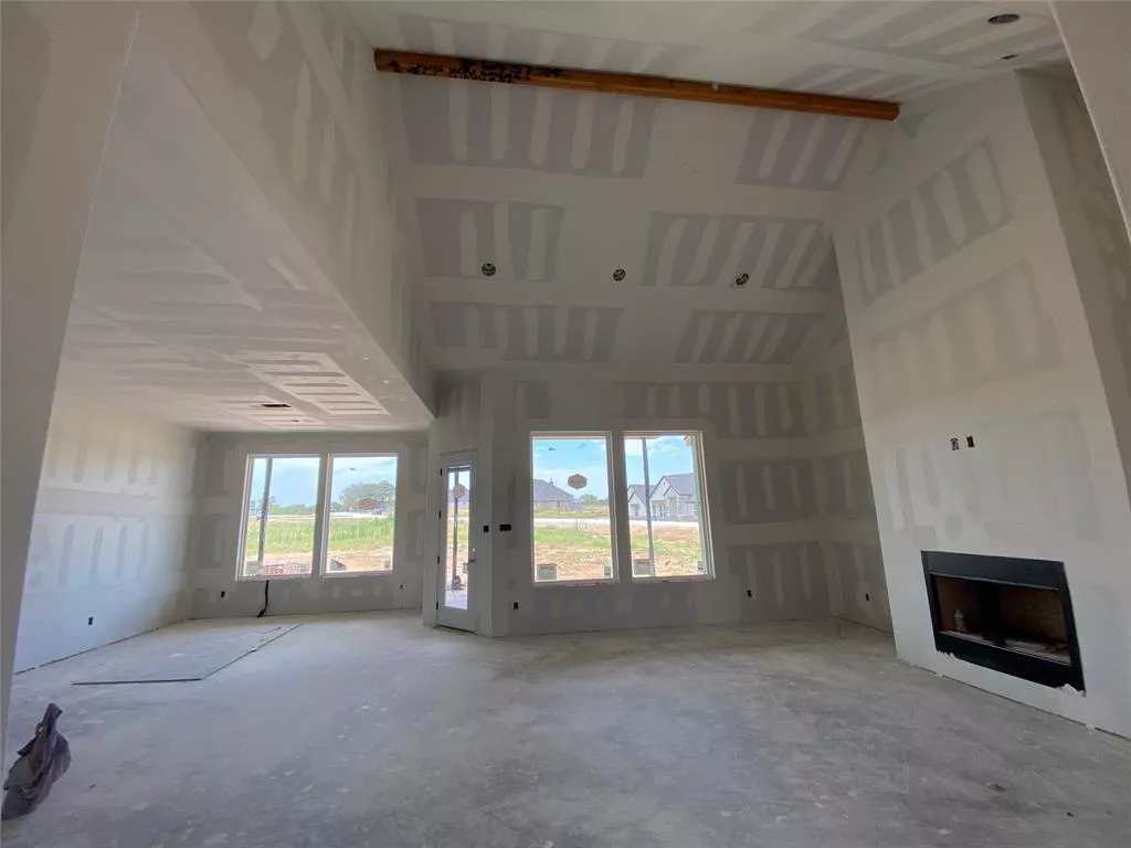 366 Wayward Spur, Springtown, Texas 76088