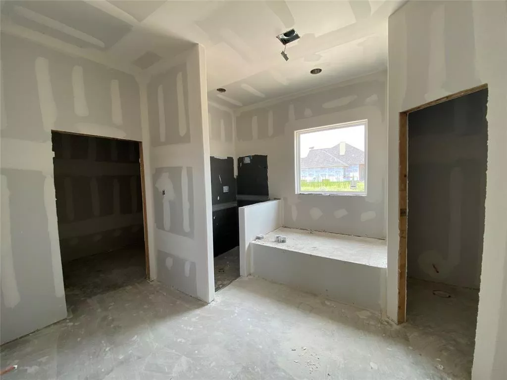 366 Wayward Spur, Springtown, Texas 76088