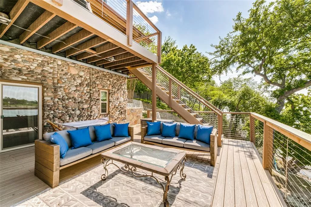 4256 lakewood Drive, Fort Worth, Texas 76135