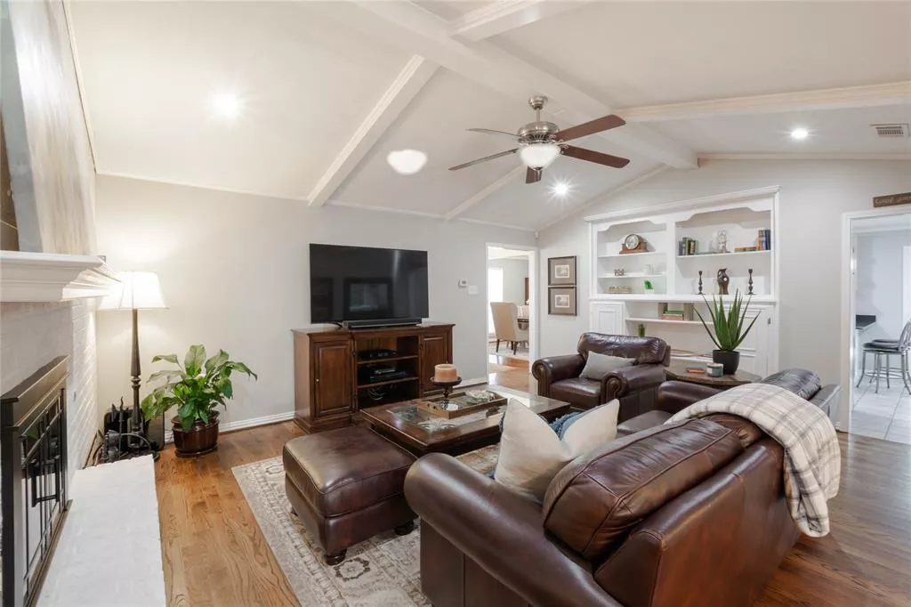 6 Walnut Creek Place, Richardson, Texas 75080