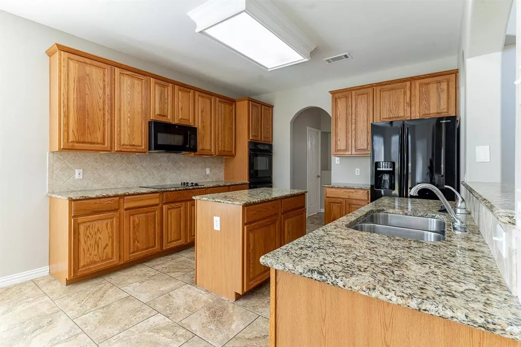 6324 Lakeside Drive, Lake Worth, Texas 76135