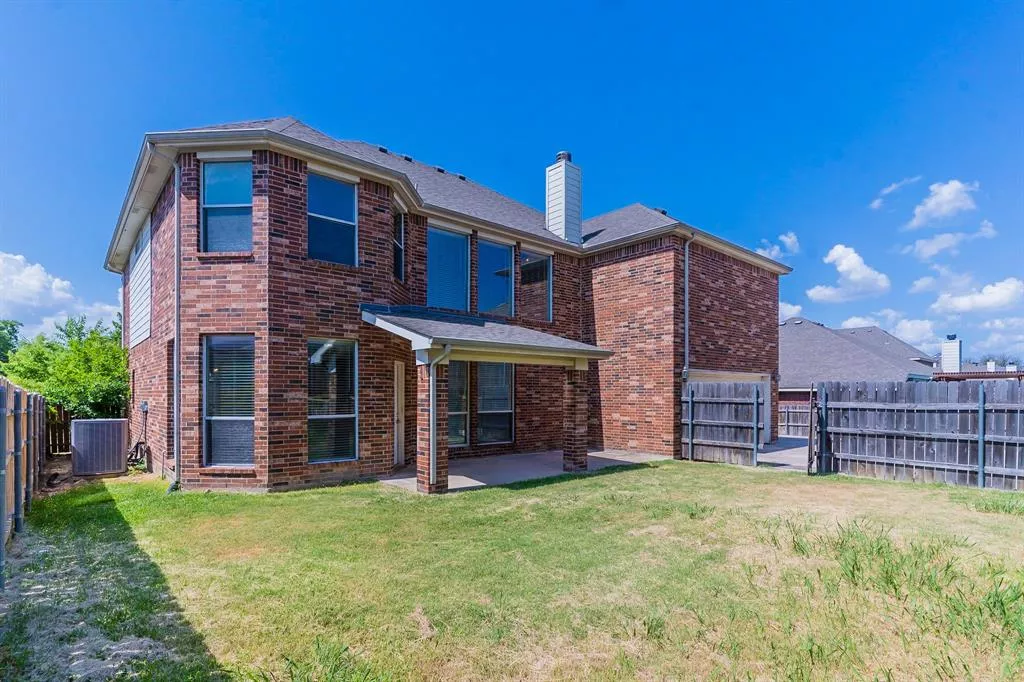 6324 Lakeside Drive, Lake Worth, Texas 76135