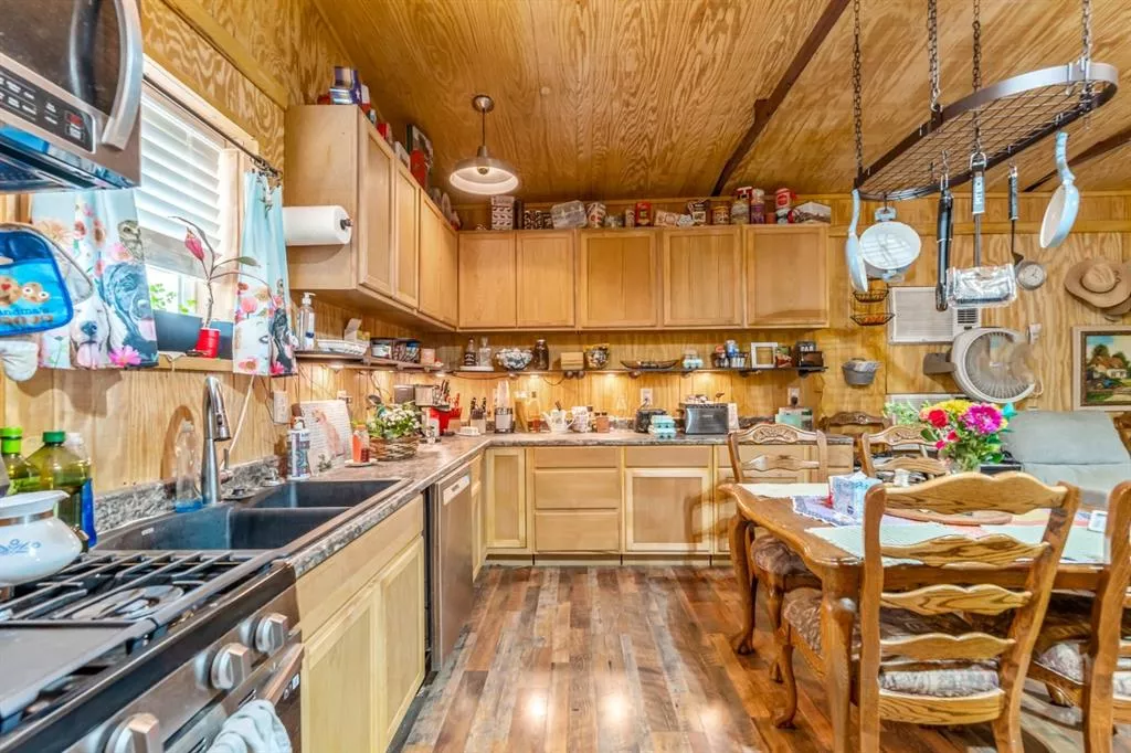 7625 County Road 247 Hico, Texas 76457