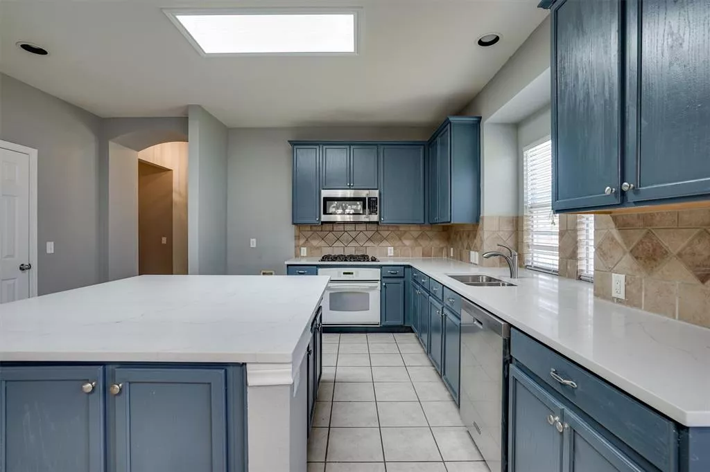 7657 Ravenhill Drive, Frisco, Texas 75035