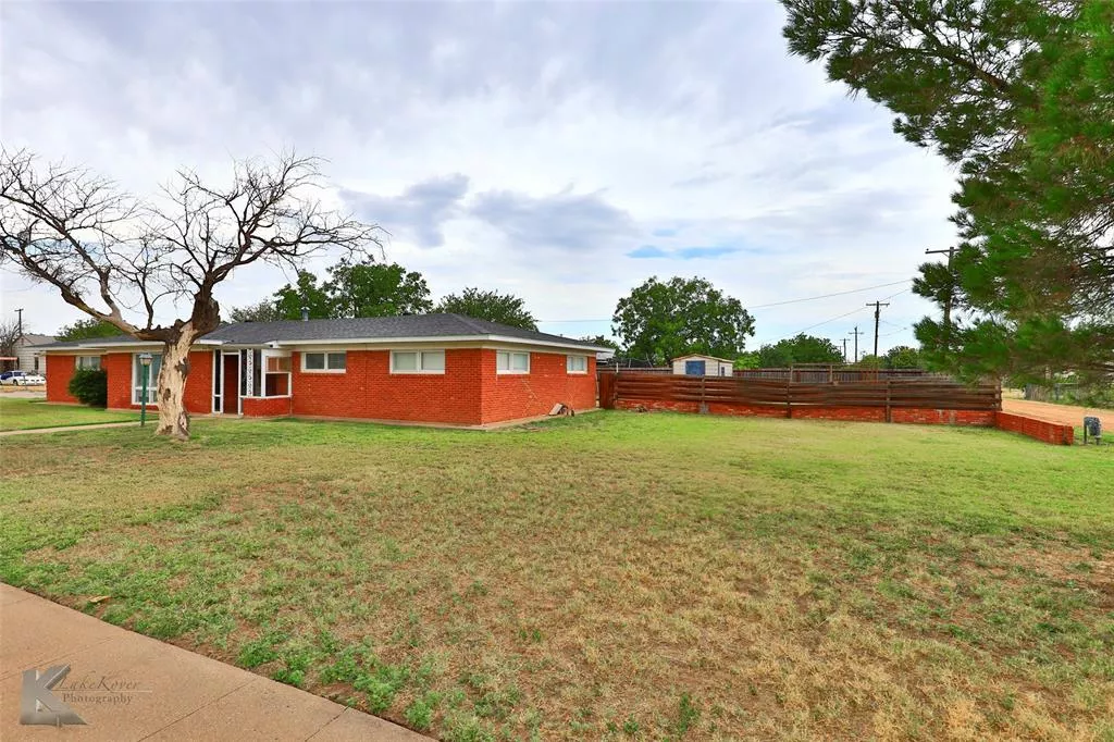 844 NW 2nd Street, Hamlin, Texas 79520
