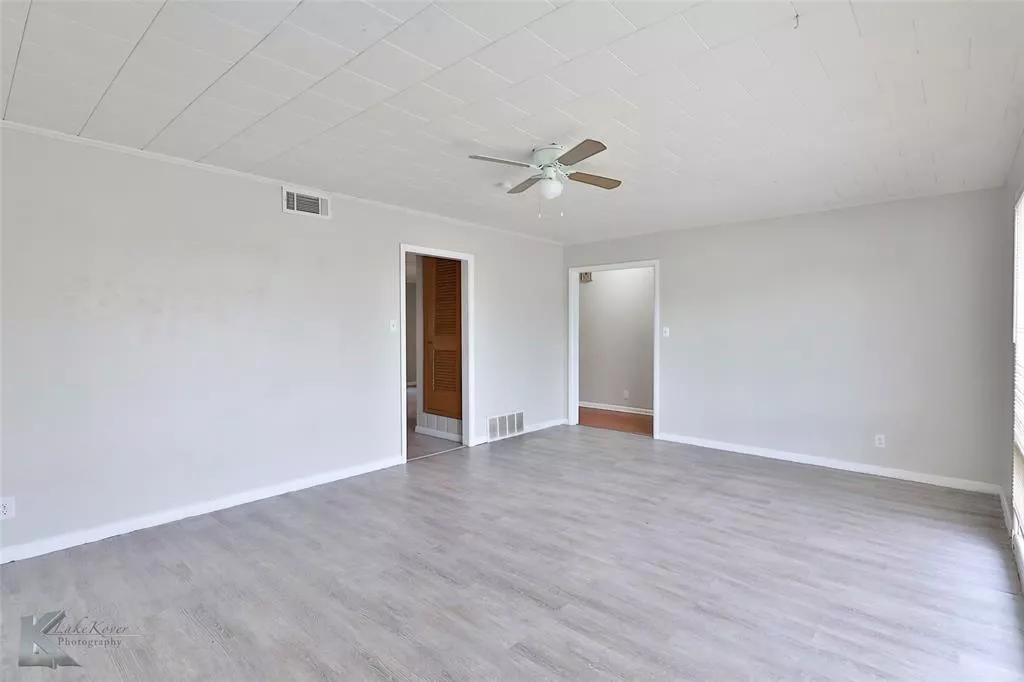 844 NW 2nd Street, Hamlin, Texas 79520