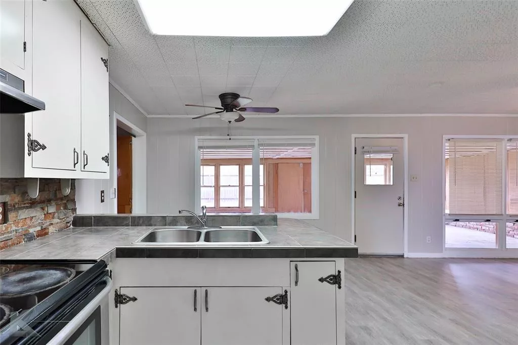 844 NW 2nd Street, Hamlin, Texas 79520