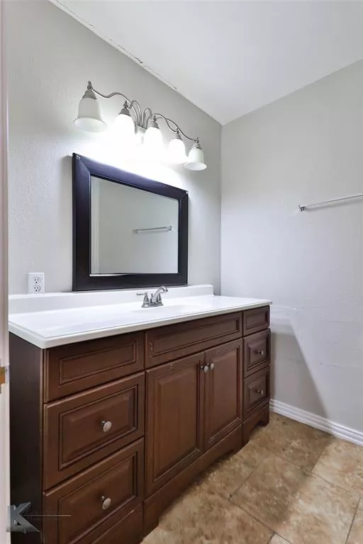 844 NW 2nd Street, Hamlin, Texas 79520