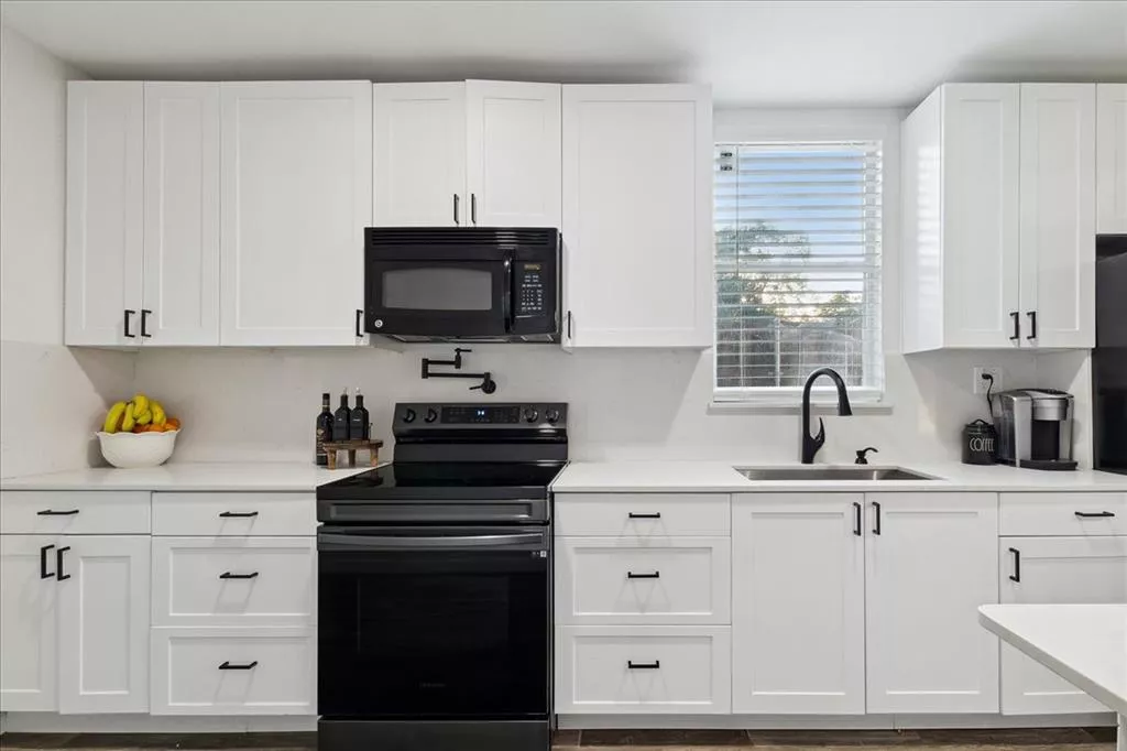 8802 Dunlap Street, Dallas, Texas 75217