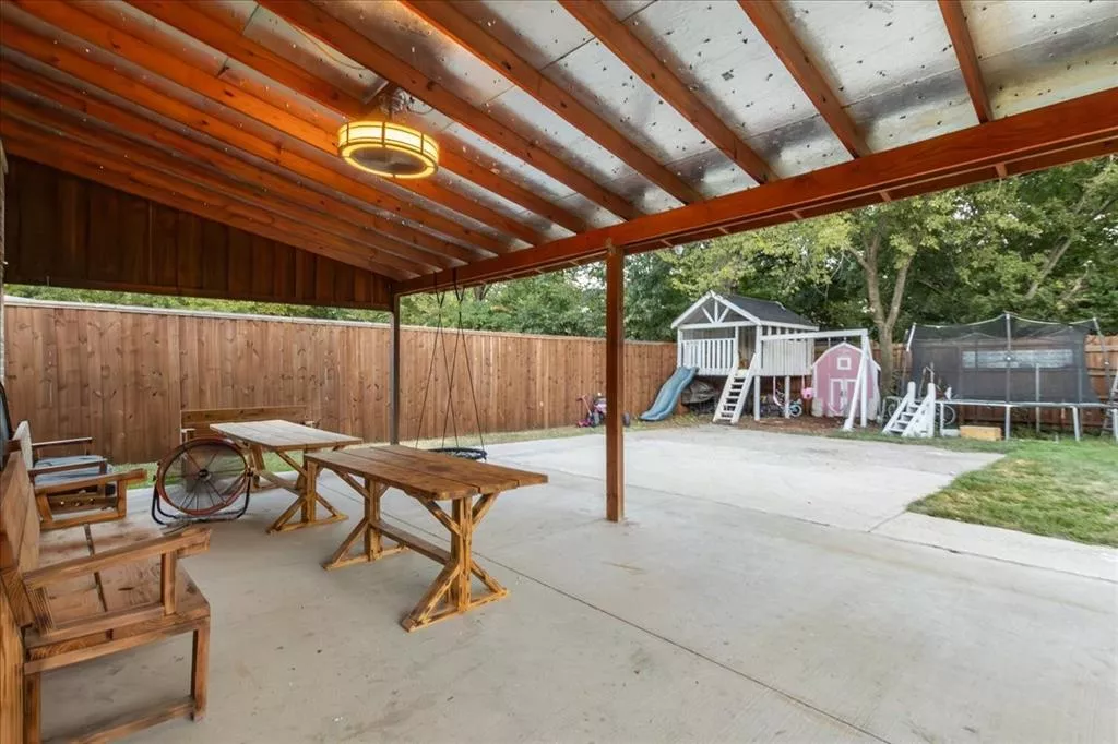 8802 Dunlap Street, Dallas, Texas 75217