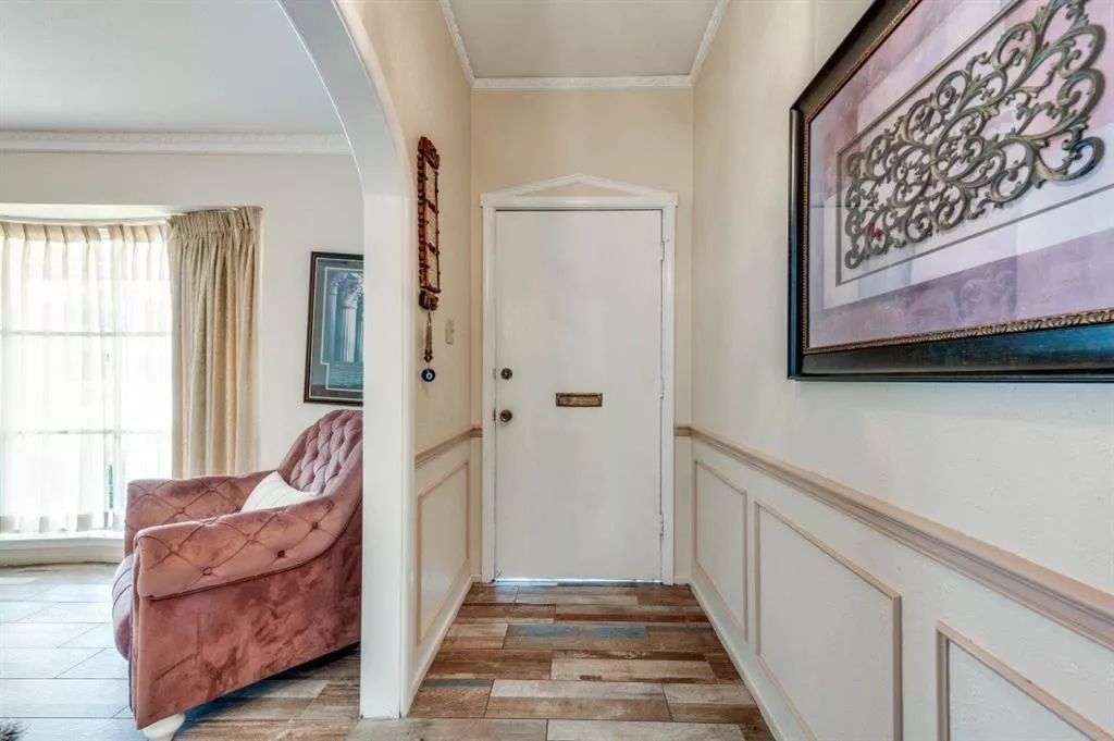 1713 Hurstview Drive, Hurst, Texas 76054