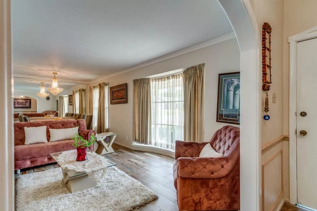 1713 Hurstview Drive, Hurst, Texas 76054