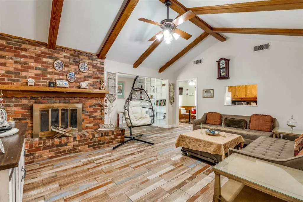 1713 Hurstview Drive, Hurst, Texas 76054