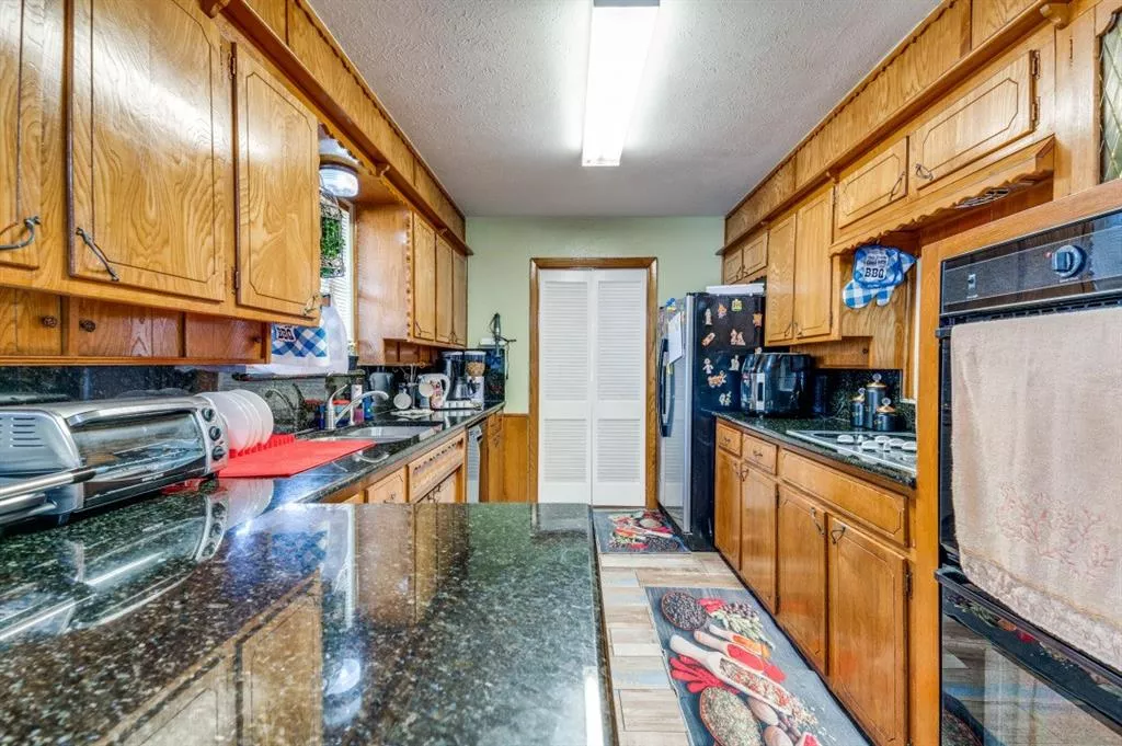 1713 Hurstview Drive, Hurst, Texas 76054