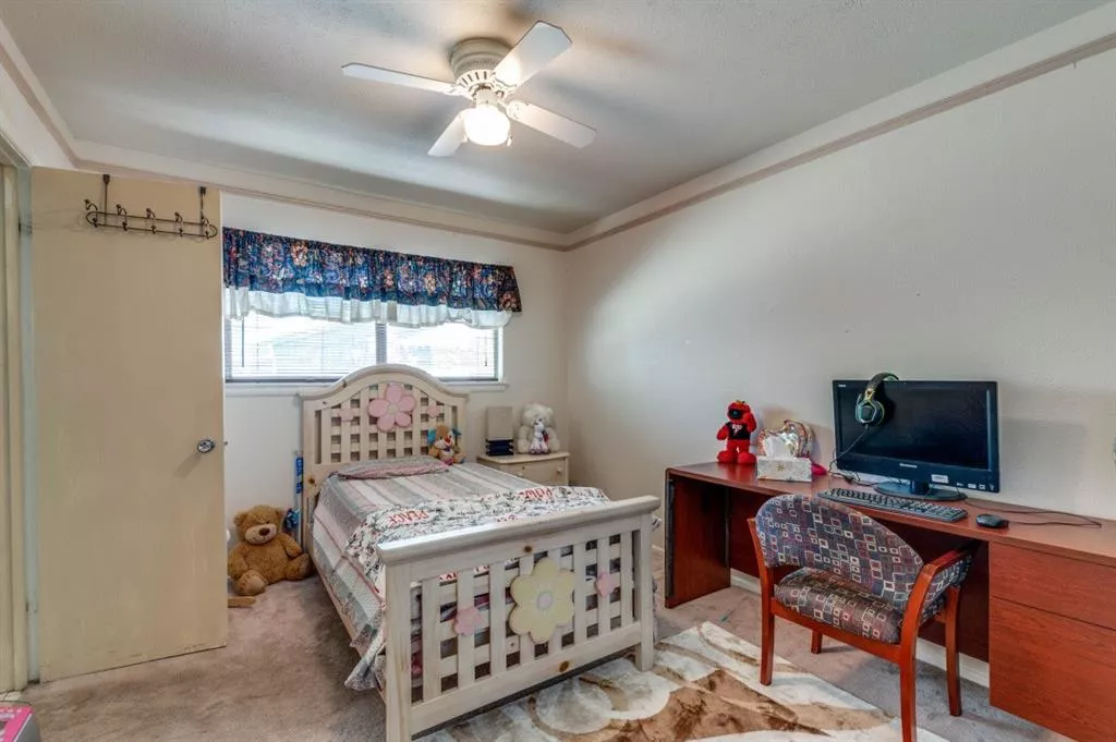 1713 Hurstview Drive, Hurst, Texas 76054