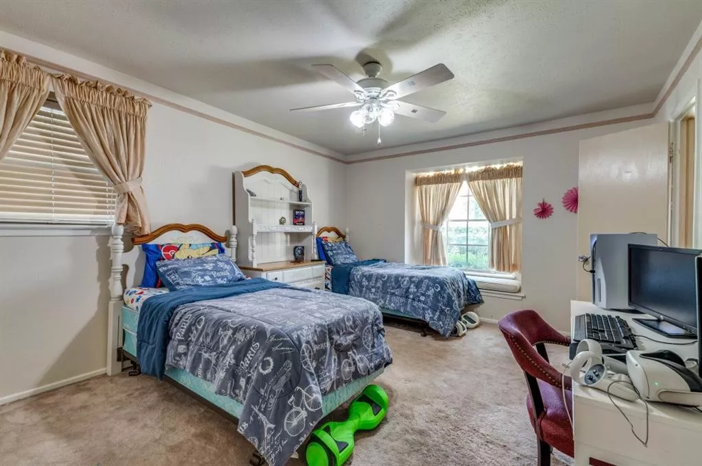 1713 Hurstview Drive, Hurst, Texas 76054