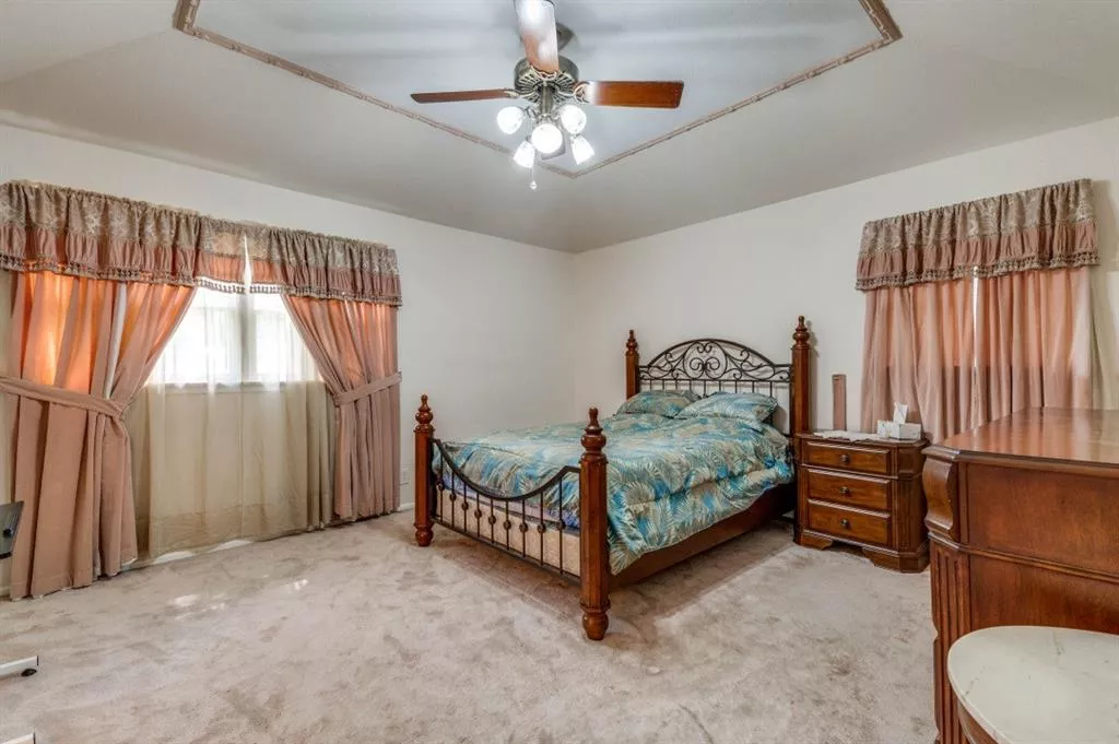 1713 Hurstview Drive, Hurst, Texas 76054