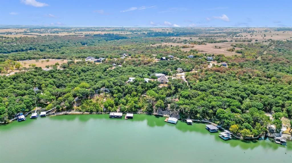 220A Southside Gainesville, Texas 76240