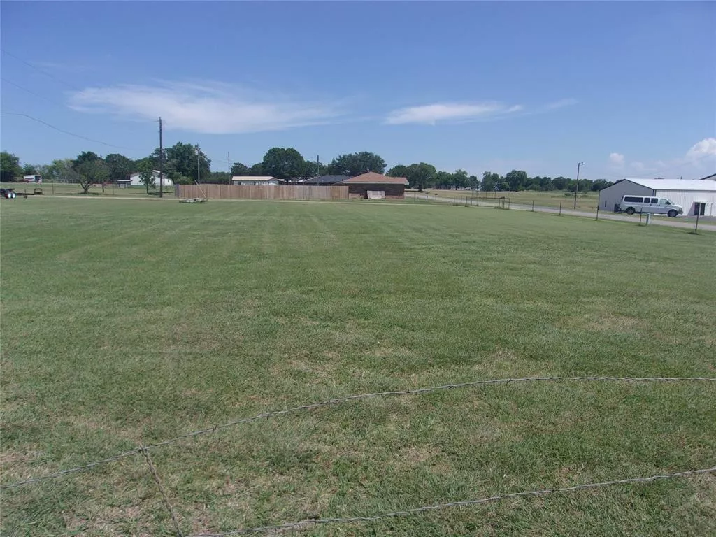 3032 E State Highway 59 Bowie, Texas 76230