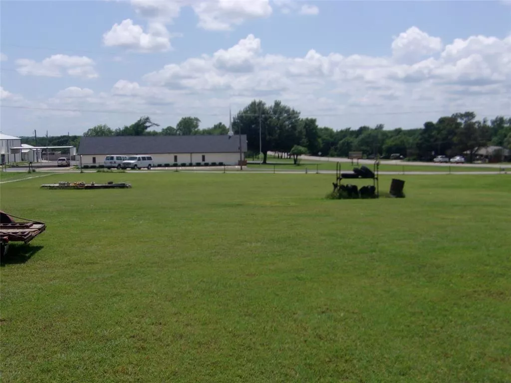 3032 E State Highway 59 Bowie, Texas 76230