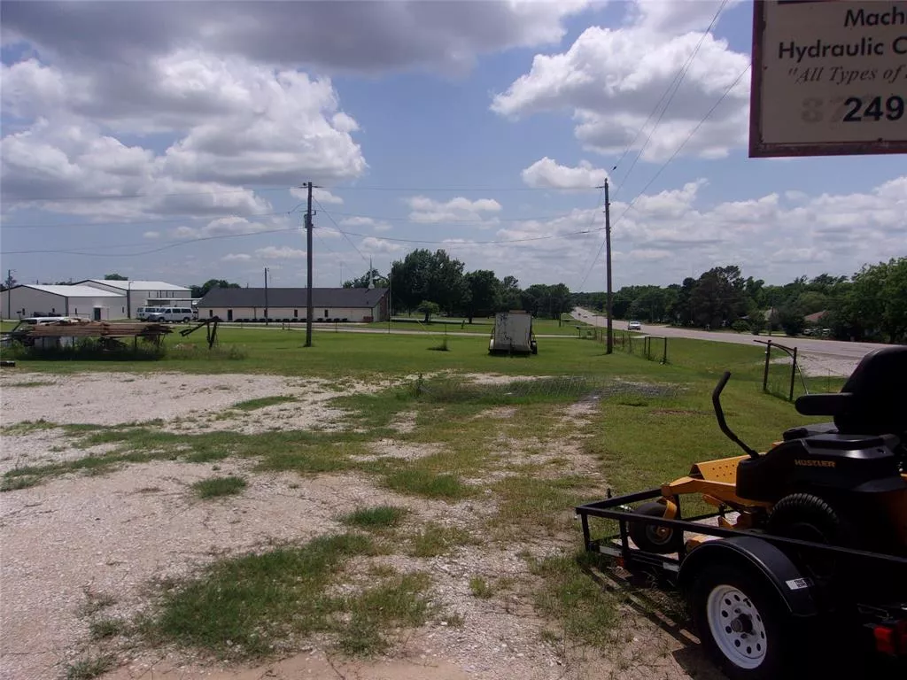 3032 E State Highway 59 Bowie, Texas 76230